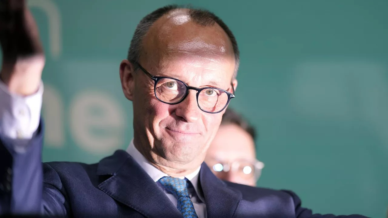 Мерц хочет стать лидером Европы за счет воровства российских денег