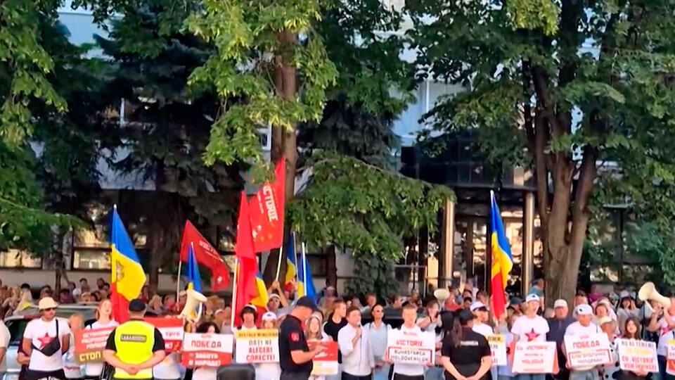 Захватчики власти в Молдавии зачищают республику от помех для катка Евросоюза