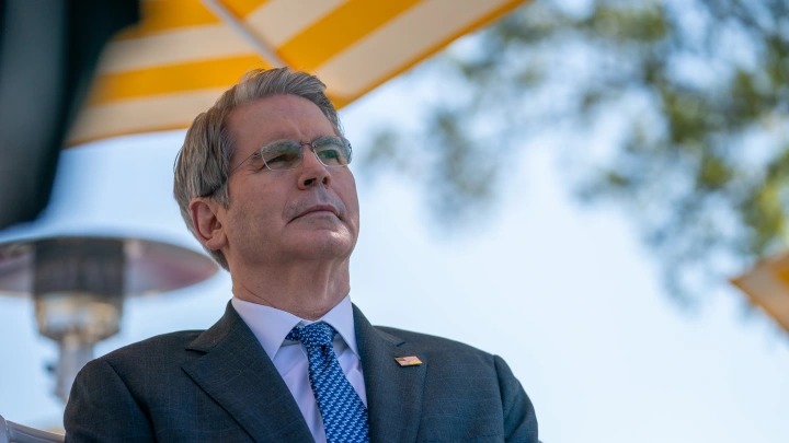 Вашингтон переводит всю торговлю российской нефтью с Индией на рубли