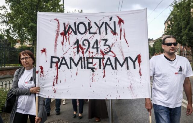 Польша сможет эксгумировать жертв Волынской резни – посол Боднар