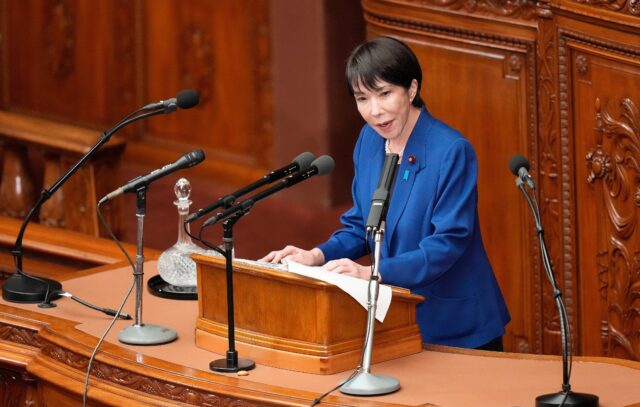 Япония намерена подписать мирный договор с Россией – премьер-министр Такаити