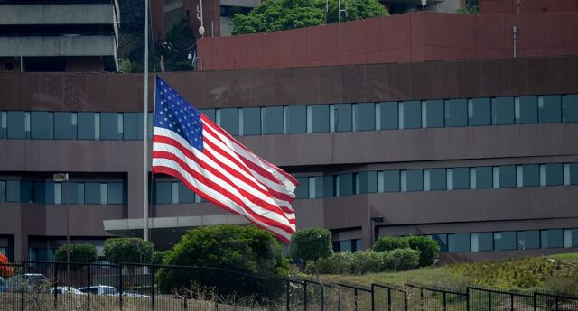 США могут начать военную операцию против Венесуэлы из-за отказа сотрудничать – эксперт