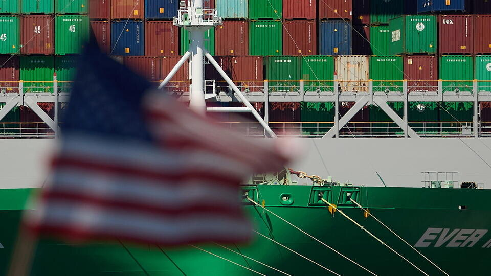 Почему попытки ЕС пересмотреть торговую сделку с США нанесут Европе еще больше вреда?