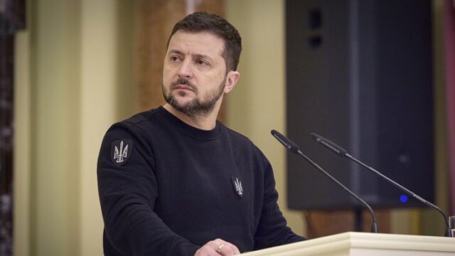 Зеленский продлевает военное положение и мобилизацию на Украине