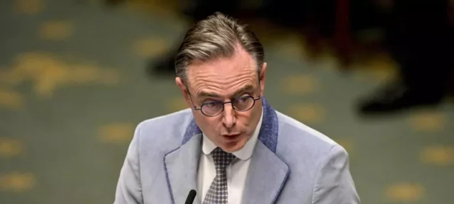 Никто не верит в поражение России на Украине – премьер Бельгии Де Вевер