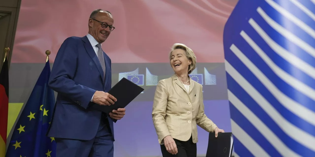 Для европейских элит имитация полностью заменила собой реальную жизнь