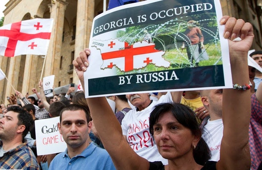 Отказ от дружбы с Западом не гарантирует дружбу с Россией