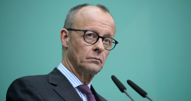 Рейтинг Мерца достиг рекордного минимума – институт Forsa