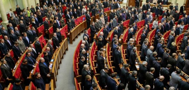 «Слуги народа» готовы покинуть фракцию – депутат Рады Железняк