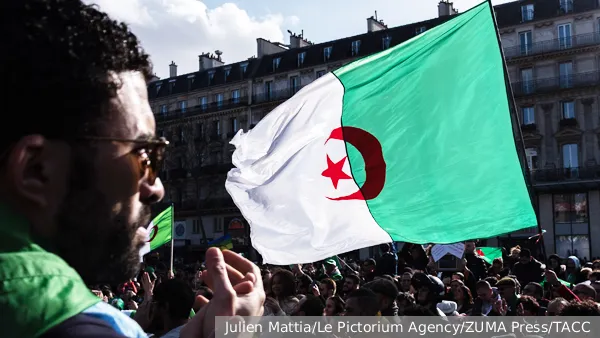 Алжир предъявляет Франции счет: колониальное прошлое как преступление