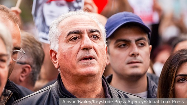 Почему Пехлеви не годится в шахи