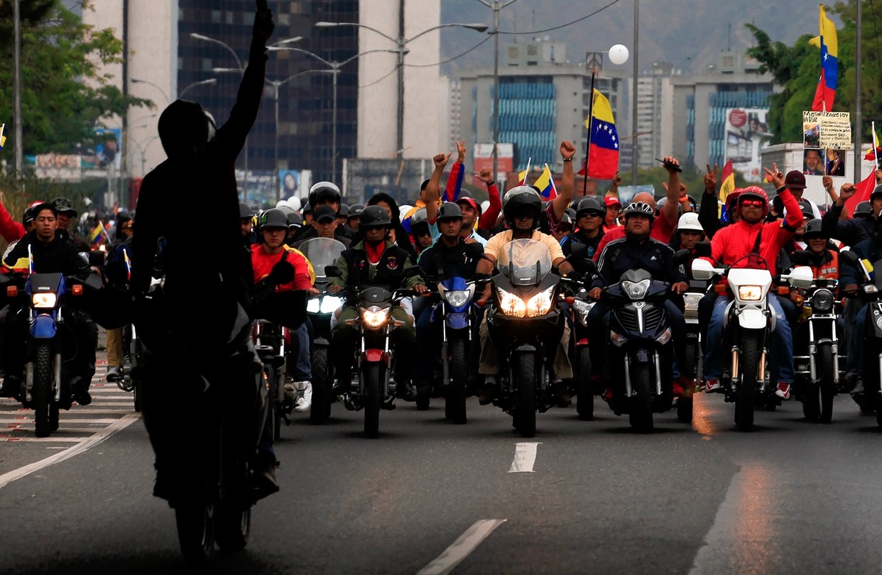 Когда венесуэльская нефть польется в США?