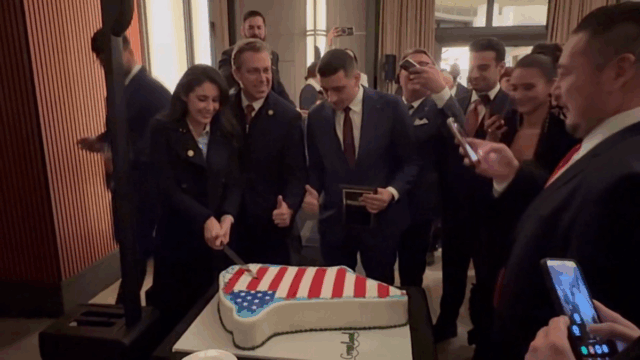 Республиканцы съели торт в виде Гренландии – The i Paper