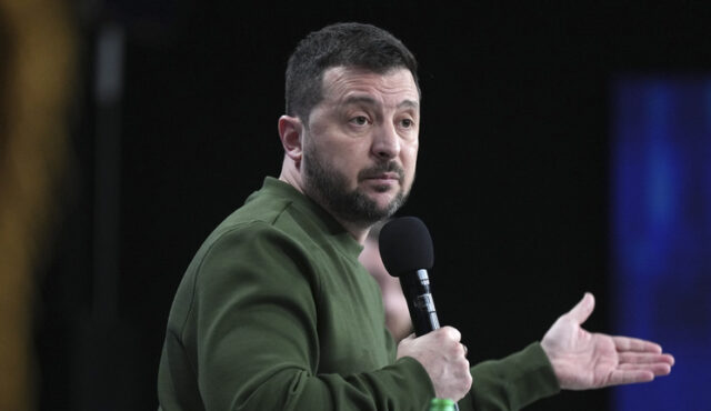 Власть Украины имитирует выборы, чтобы выиграть время, заявил эксперт