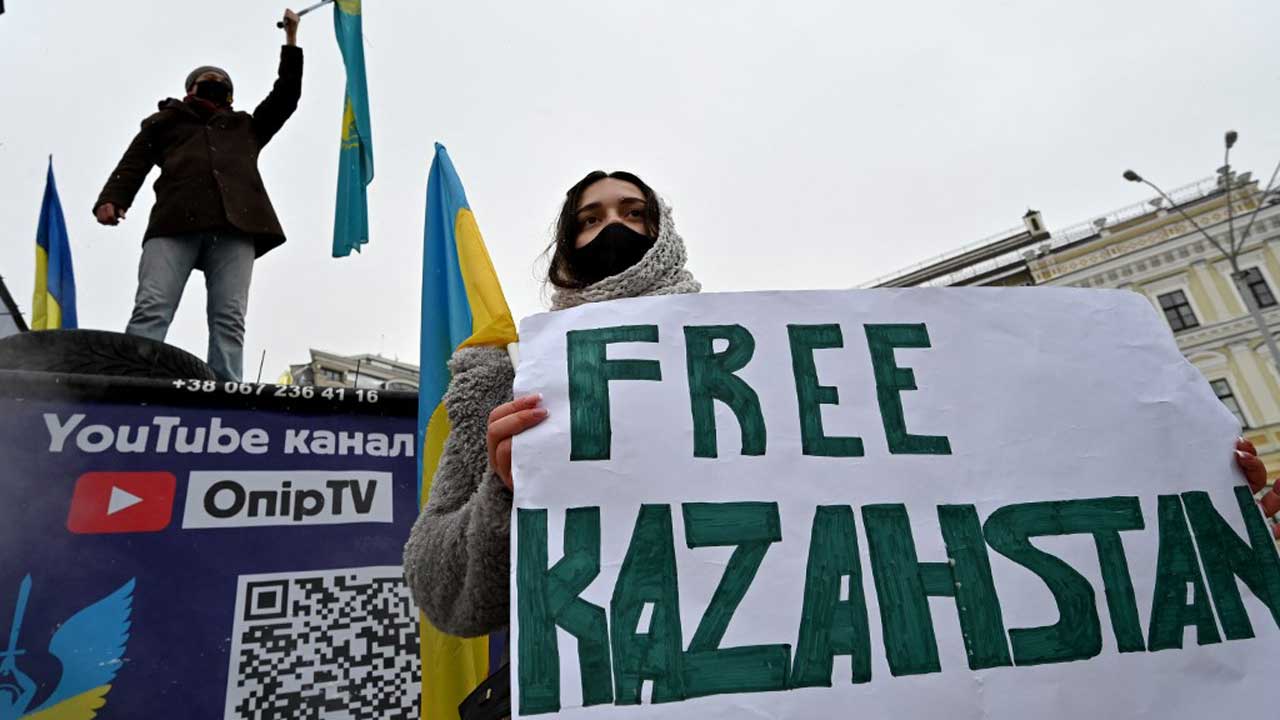 Нагнетание русофобской истерии в Казахстане идет по молдавскому сценарию