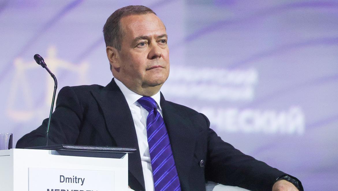 Дмитрий Медведев: Теперь Европа будет делать все, что ей скажут американцы