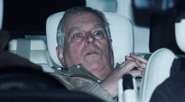 Экс‑принца Эндрю могут лишить права на британский престол – Sky News