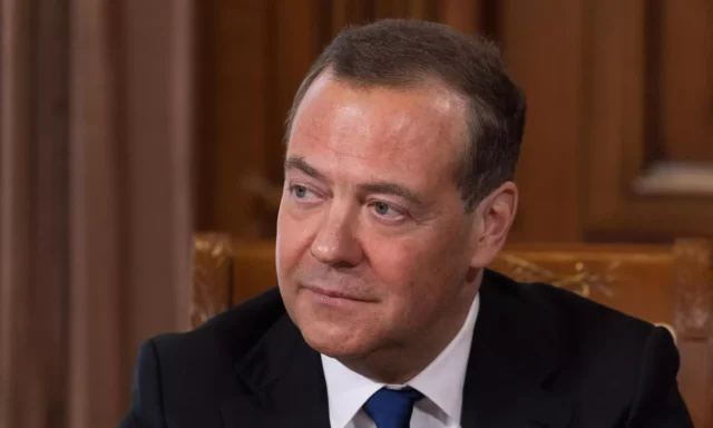 Медведев назвал европейских лидеров «бандой полоумных»