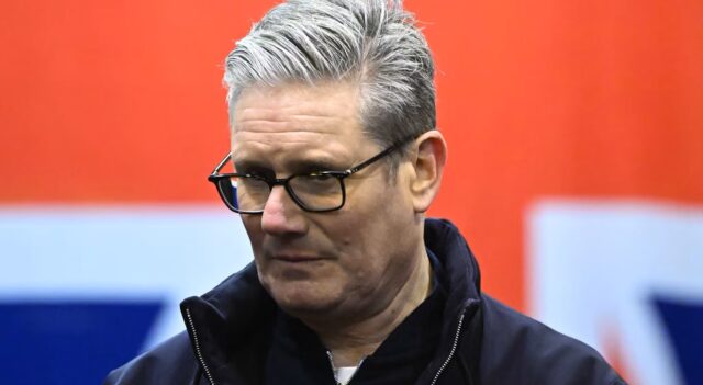 Стармер намерен сохранить премьерское кресло вопреки скандалу – The Daily Telegraph