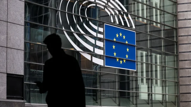 Европарламент уже не уверен в «военной победе» Украины