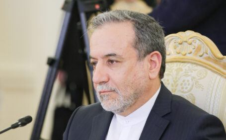 Иран держит РФ и Китай в курсе переговоров с США по ядерной программе – Аракчи