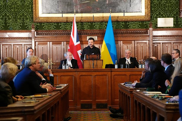 Кудри «нелюбимого сына» Трампа уже достаточно примелькались