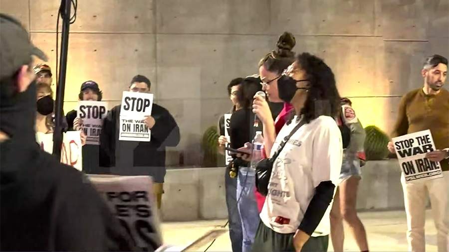 Внутри США растет сопротивление агрессии Трампа против Ирана