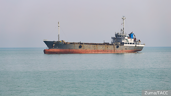 Ормузский пролив превратился в главные морские ворота планеты