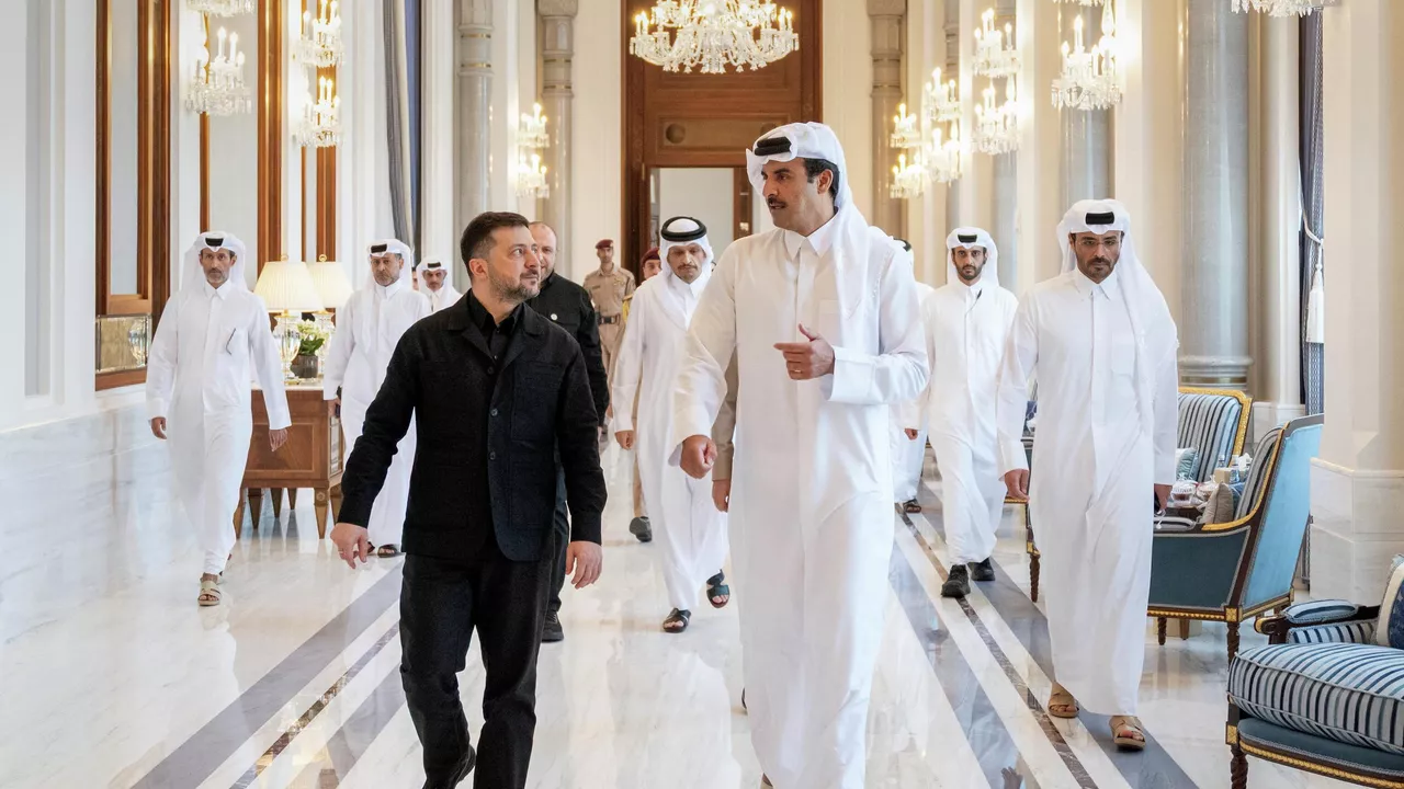 Зеленский совершает рывок из пешек в ферзи