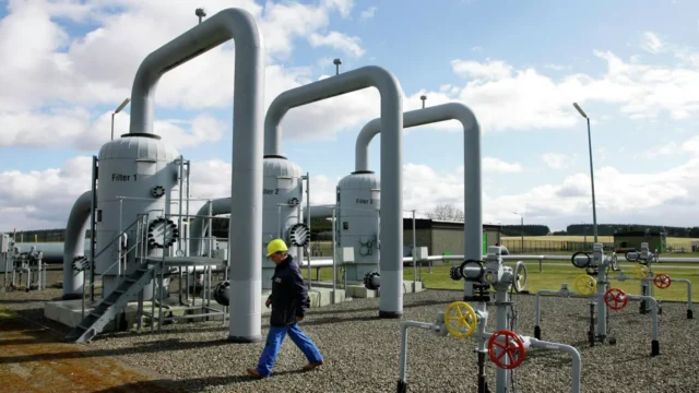 На фоне перемирия Ирана и США в Европе упали цены на газ