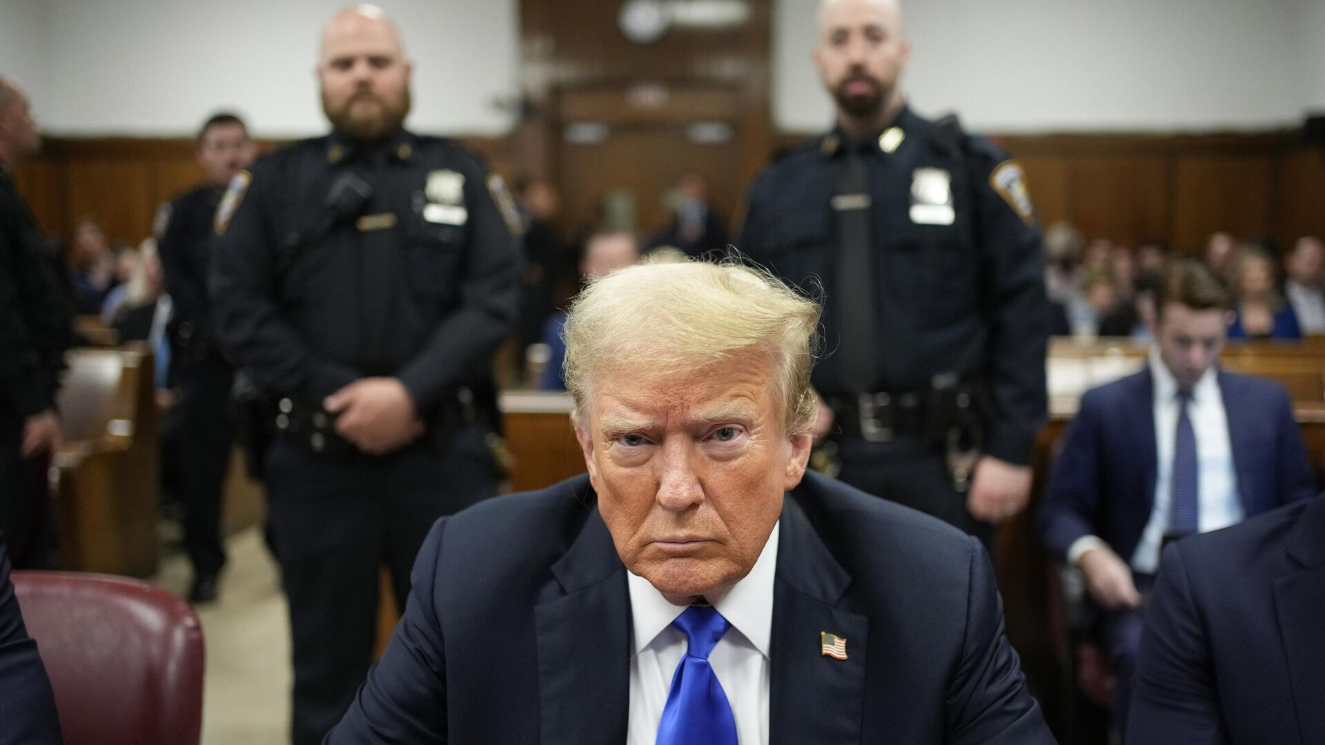 Трампа дожимают судебными войнами