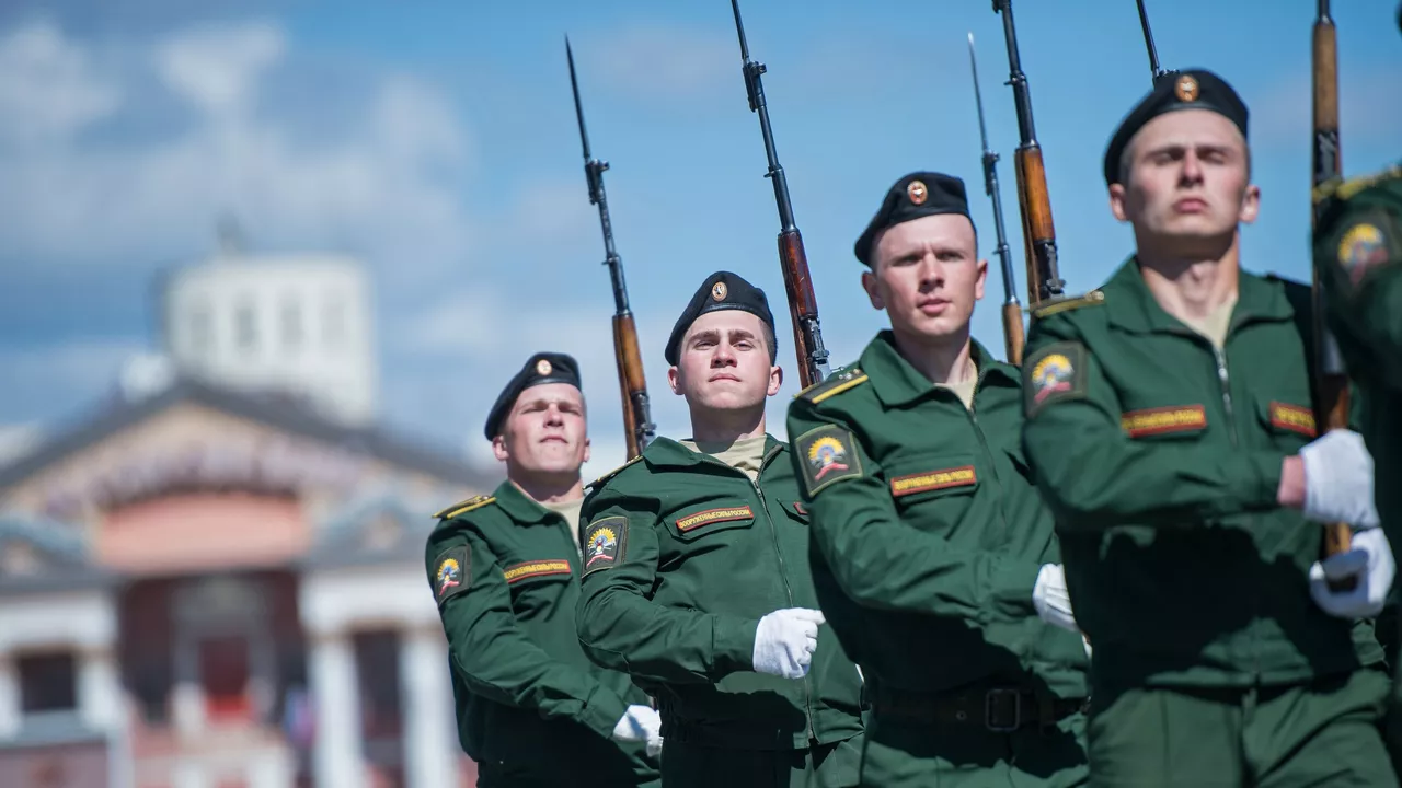 В Омске прошел парад Победы