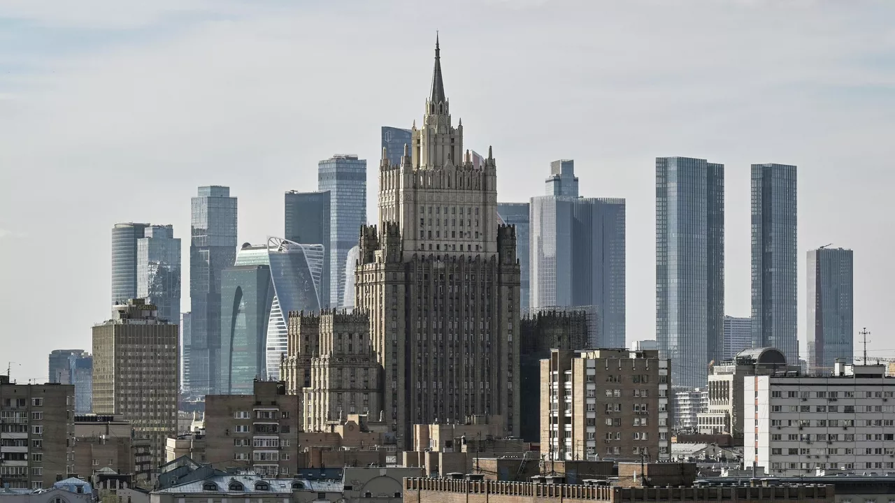 В МИД РФ сообщили о желании украинцев в Европе переехать в Россию