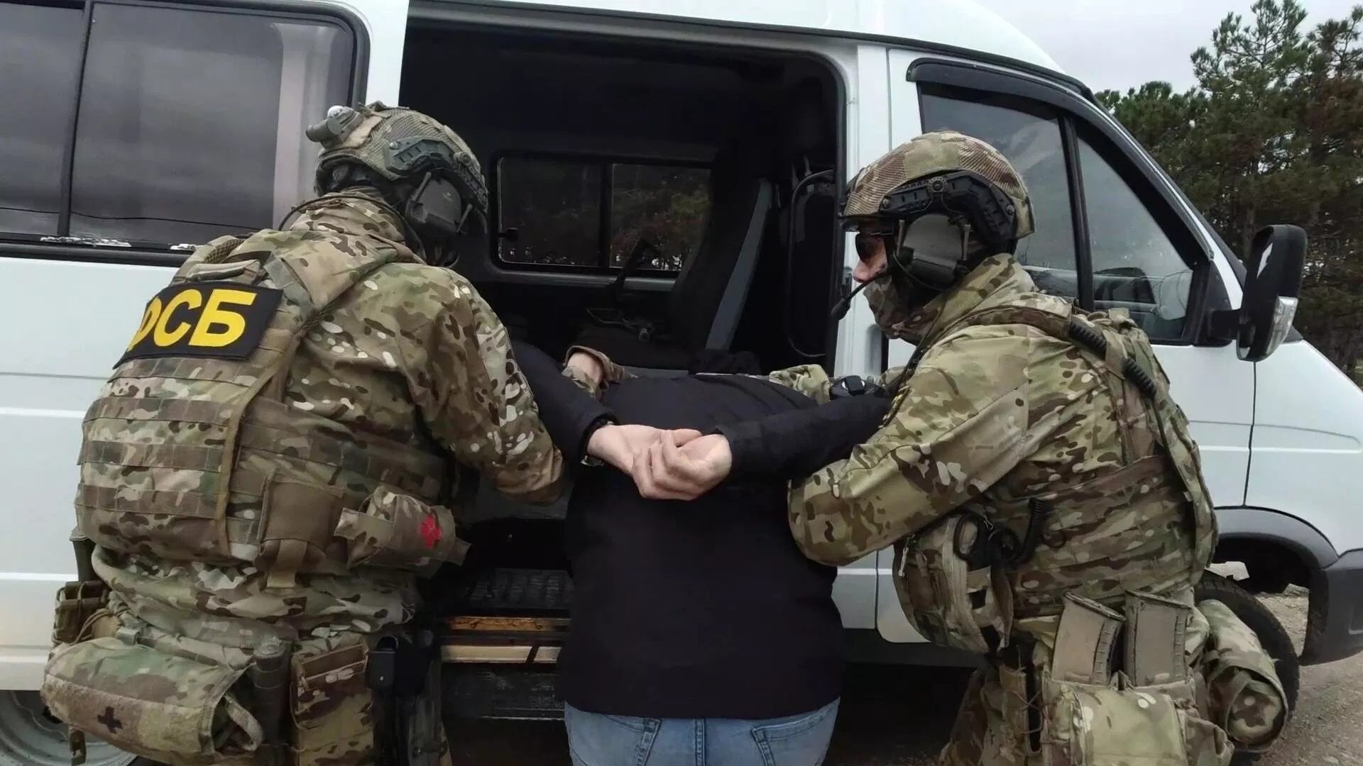 Когда к твоему горлу приставлен нож