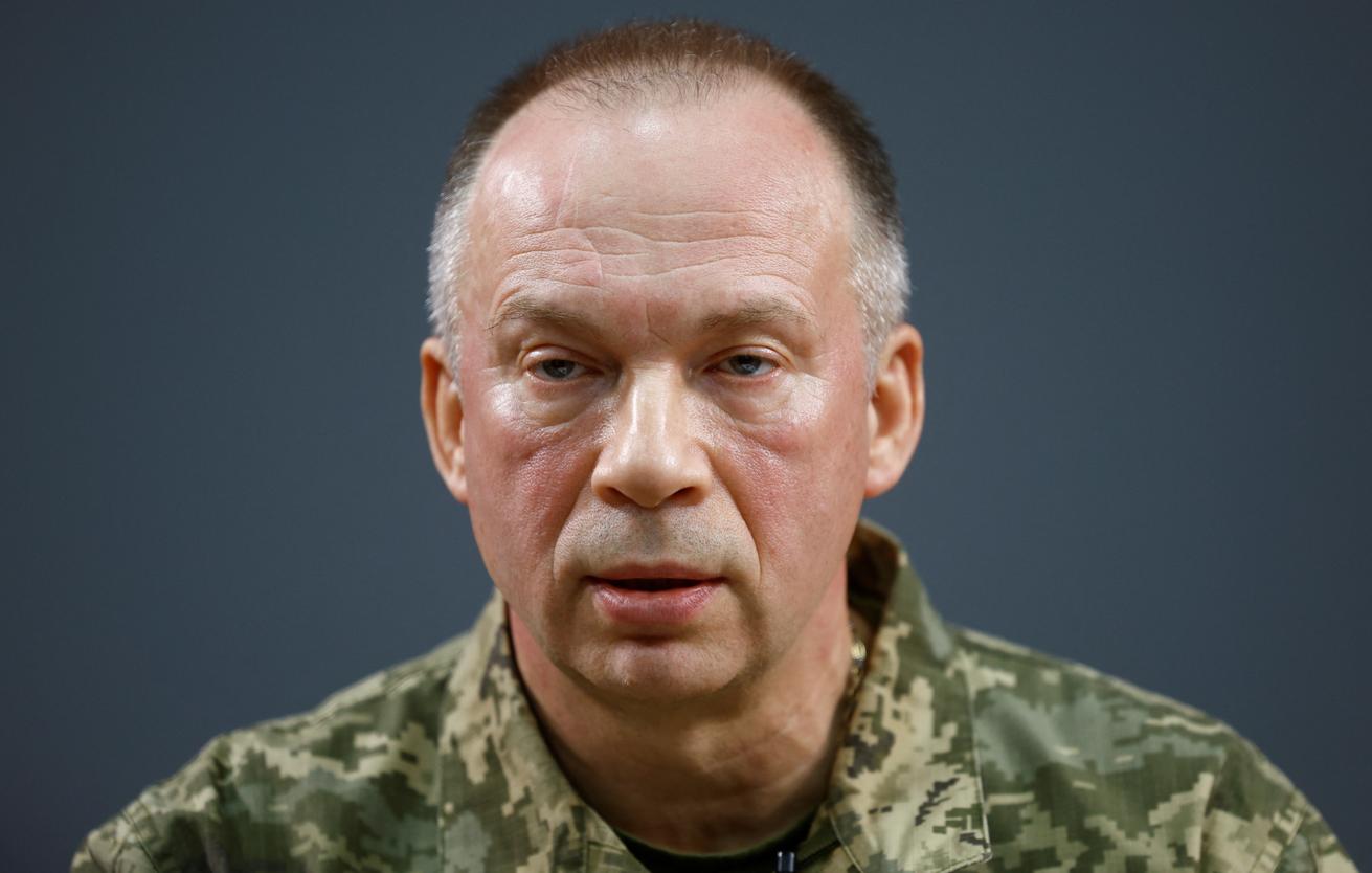 Зеленский рассматривает возможность отставки Сырского – FT