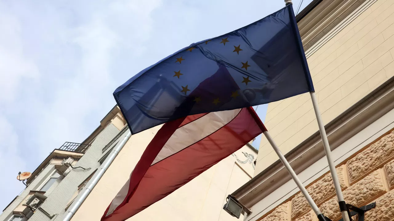 Латвия намерена получить семь млрд евро от ЕС из-за разрыва связей с Россией