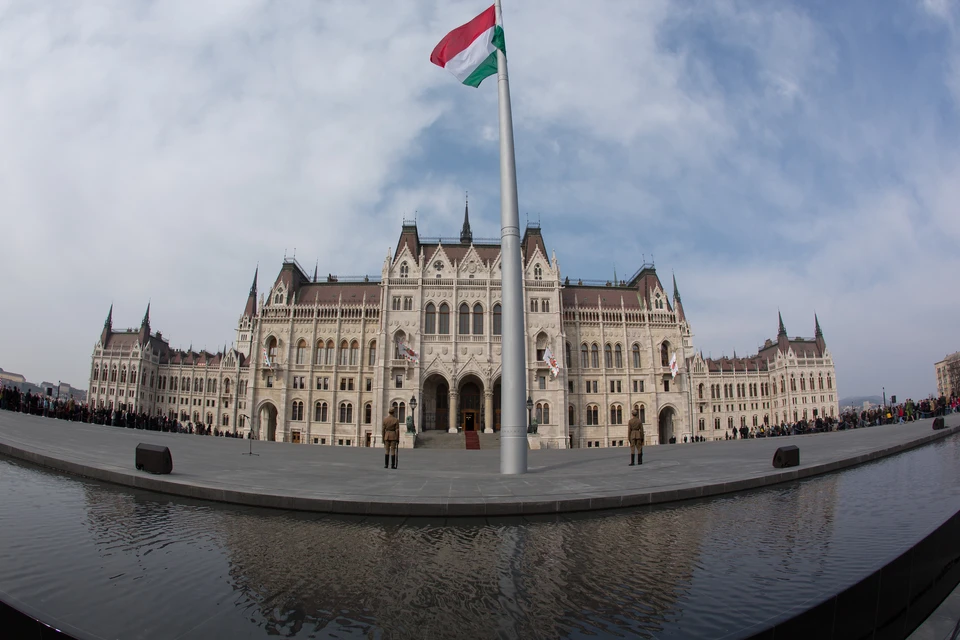 Будапешт против брюссельского диктата: Венгрия отказывается финансировать украинский конфликт