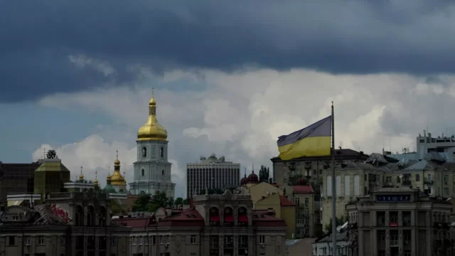 На Украине посоветовали гражданам запастись провизией и источниками энергии