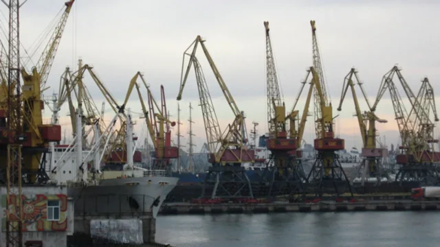 Блокада черноморских портов снизила ВВП Украины на 1,5 процентного пункта