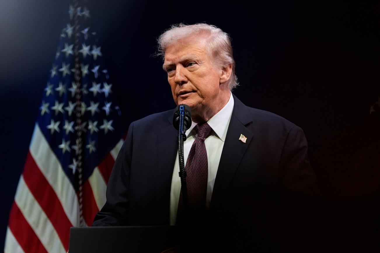Трамп заявил, что не стремится решить конфликт с Ираном