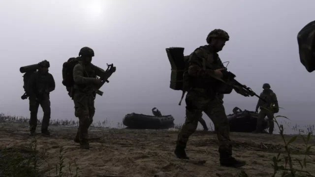 Украине не хватает 22,4 миллиарда долларов на зарплаты военным