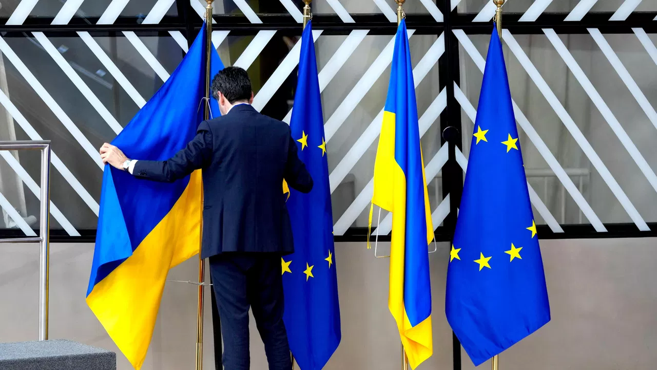 ЕС нужно найти 35 млрд евро, чтобы расплатиться с кредитами Украины – Politico
