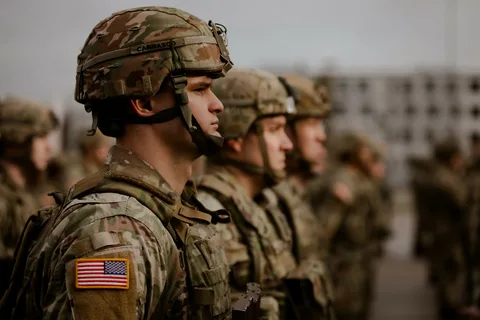 Военные США смогут начать операцию против Ирана в течение 96 часов после приказа Трампа – CNN